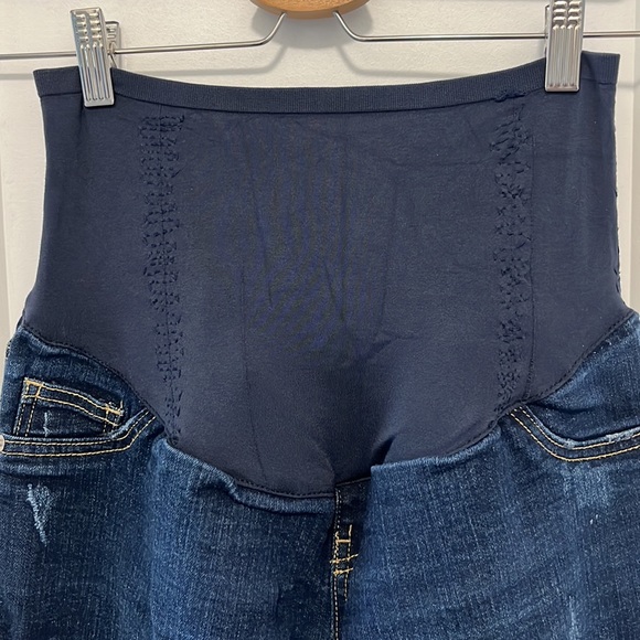 Old Navy boyfriend skinny maternity stretch jeans - Picture 3 of 6